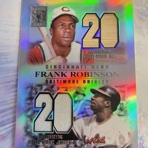 2002 Topps Tribute #FR-RO Frank Robinson Bat & Jersey GameUsed |Holo Rainbow