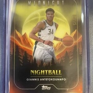 2024 Topps Midnight Basketball Giannis Antetokounmpo Nightball 54/75 Yellow NB-8